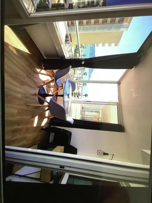 Spacieux Appartement Rose Front Mer Et Piscine Roses Bagian luar foto