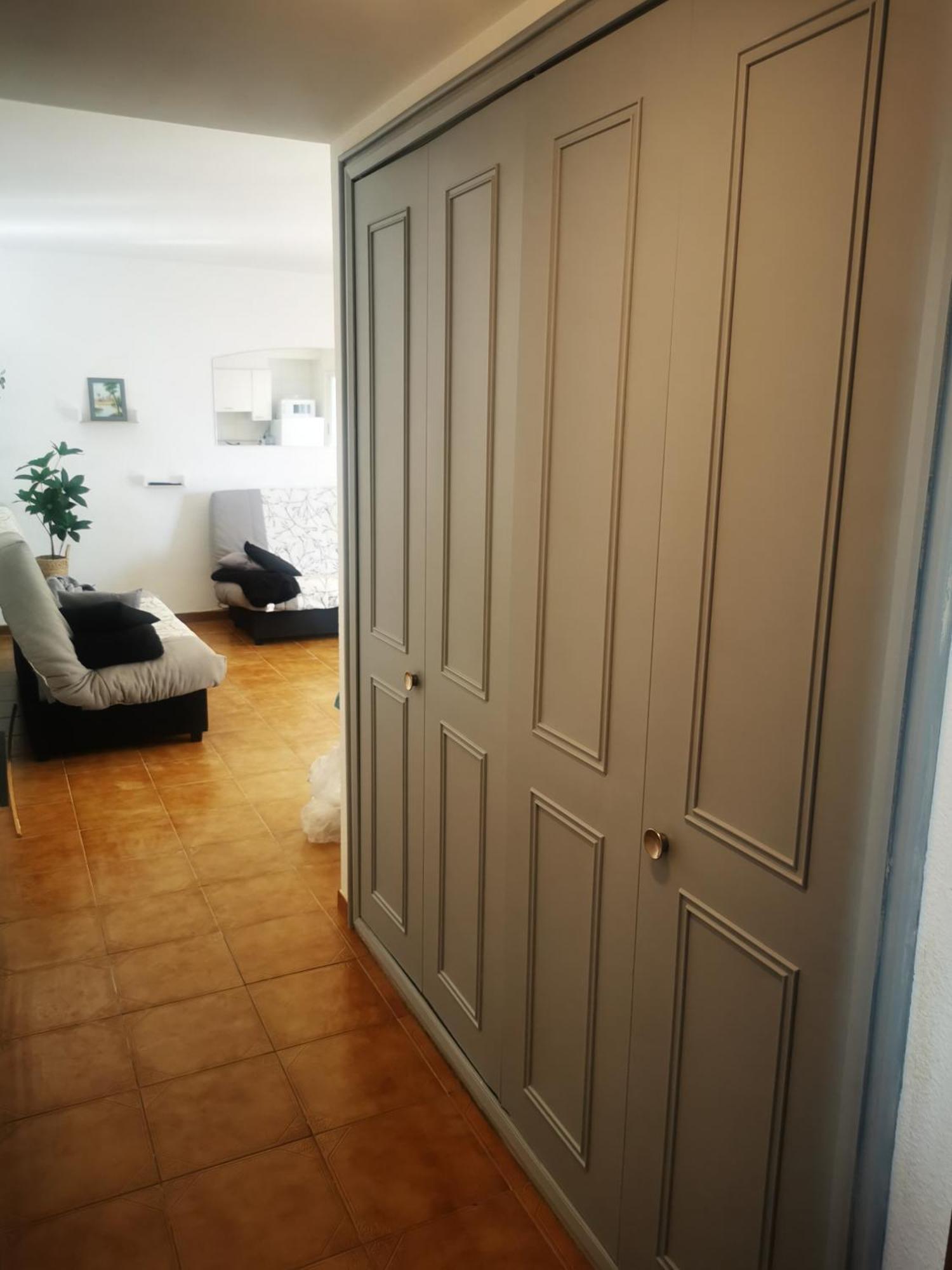 Spacieux Appartement Rose Front Mer Et Piscine Roses Bagian luar foto
