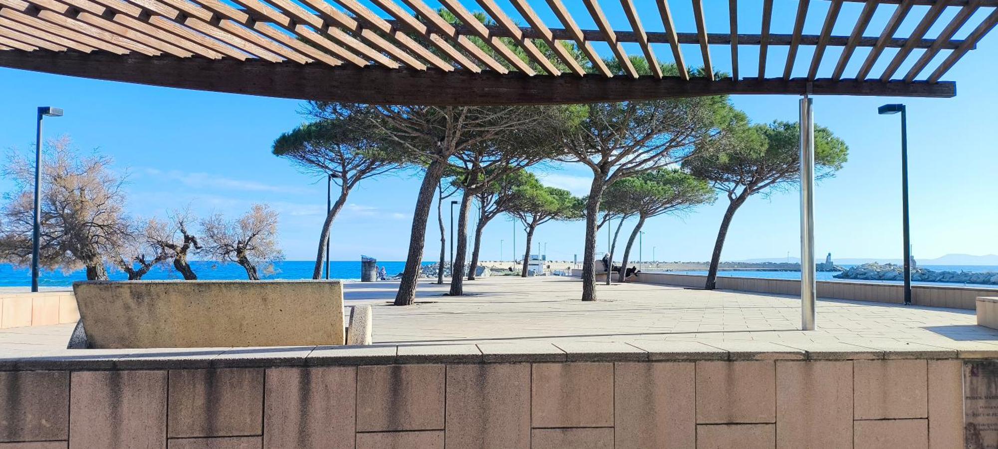 Spacieux Appartement Rose Front Mer Et Piscine Roses Bagian luar foto